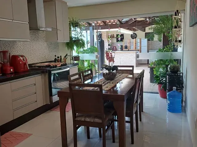 Sobrado 3 quartos e 3 banheiros, à venda, no bairro Vila Oliveira em Mogi das Cruzes