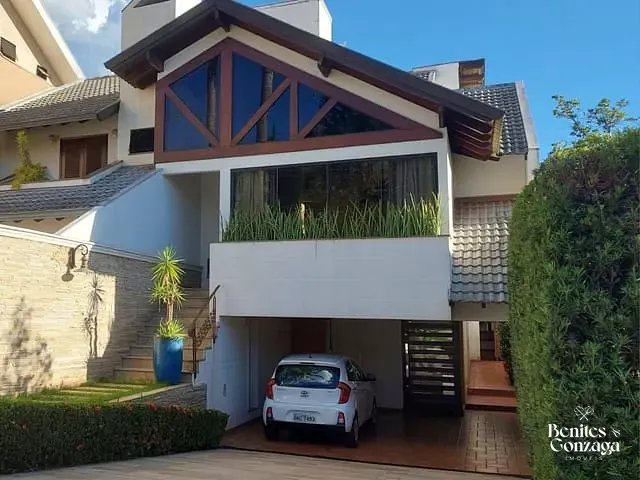 Sobrado com 558m² 4 quartos e 6 banheiros, à venda, no bairro Zona 08 em Maringá