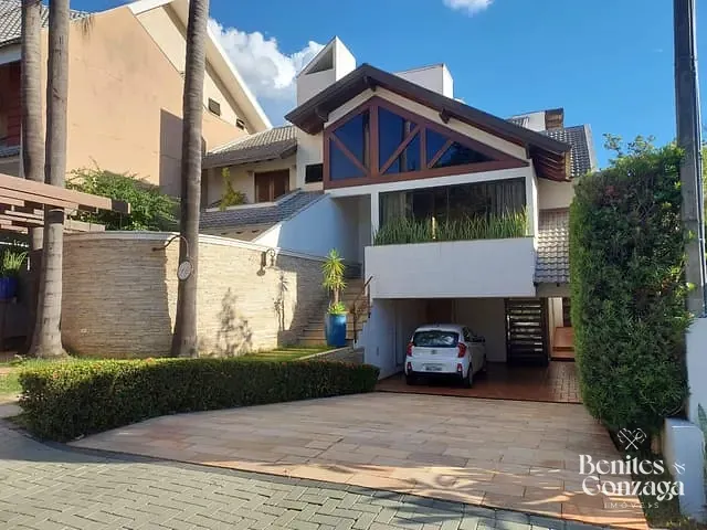 Sobrado com 558m² 4 quartos e 6 banheiros, à venda, no bairro Zona 08 em Maringá