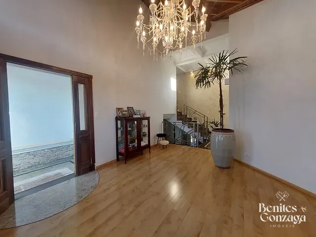 Sobrado com 558m² 4 quartos e 6 banheiros, à venda, no bairro Zona 08 em Maringá