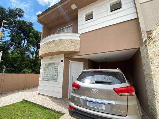Sobrado com 504m² 3 quartos e 3 banheiros, à venda, no bairro Colônia Dona Luíza em Ponta Grossa