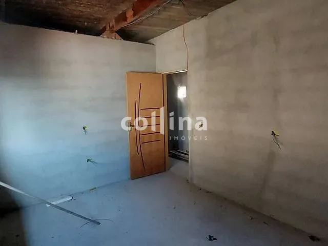 Sobrado com 320m² 5 quartos e 3 banheiros, à venda, no bairro Parque Jandaia em Carapicuíba