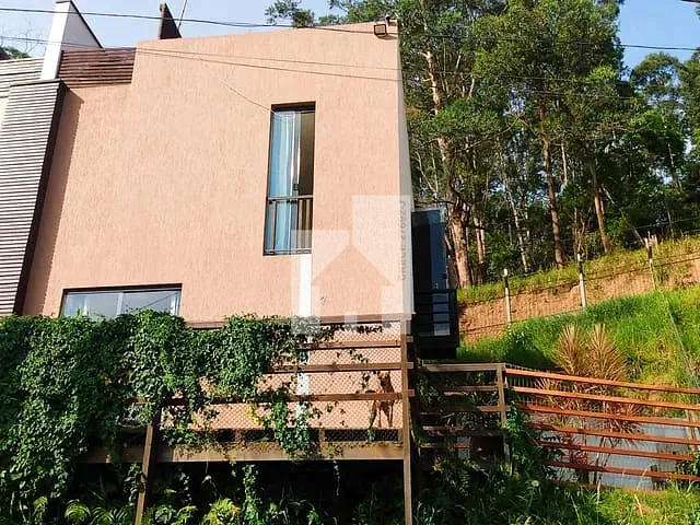 Sobrado com 200m² 3 quartos e 2 banheiros, à venda, no bairro Vila Rica em Jundiaí