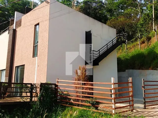 Sobrado com 200m² 3 quartos e 2 banheiros, à venda, no bairro Vila Rica em Jundiaí
