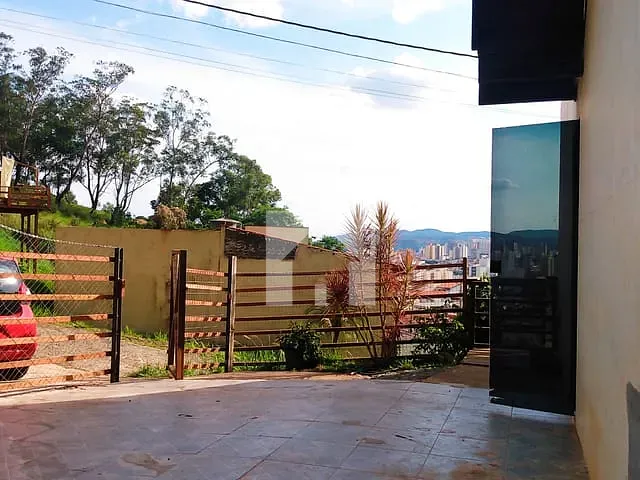 Sobrado com 200m² 3 quartos e 2 banheiros, à venda, no bairro Vila Rica em Jundiaí