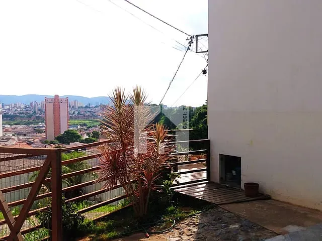 Sobrado com 200m² 3 quartos e 2 banheiros, à venda, no bairro Vila Rica em Jundiaí