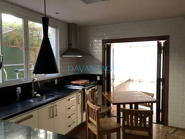 Sobrado com 491m² 4 quartos e 7 banheiros, à venda, no bairro Jardim das Bandeiras em São Paulo