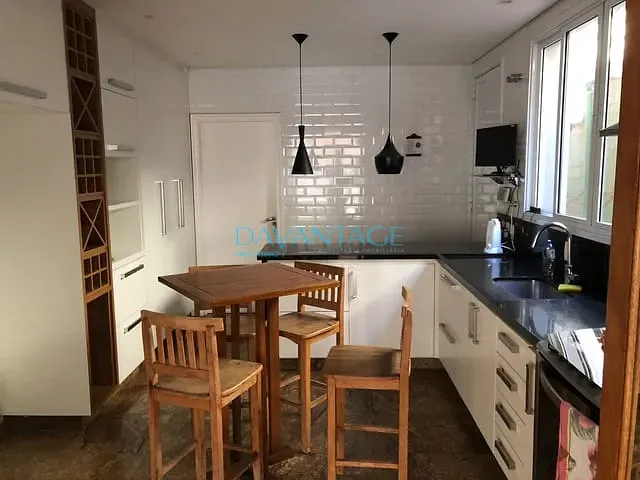 Sobrado com 491m² 4 quartos e 7 banheiros, à venda, no bairro Jardim das Bandeiras em São Paulo