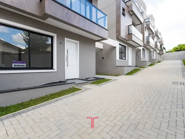 Sobrado com 128m² 3 quartos e 3 banheiros, à venda, no bairro Mercês em Curitiba