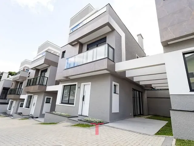 Sobrado com 128m² 3 quartos e 3 banheiros, à venda, no bairro Mercês em Curitiba