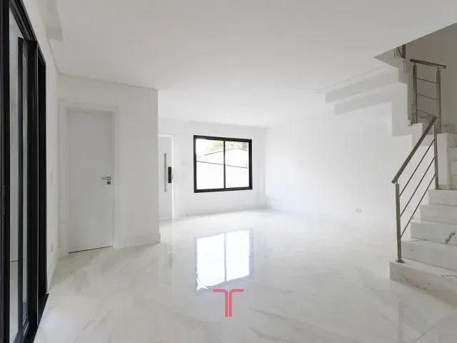 Sobrado com 128m² 3 quartos e 3 banheiros, à venda, no bairro Mercês em Curitiba