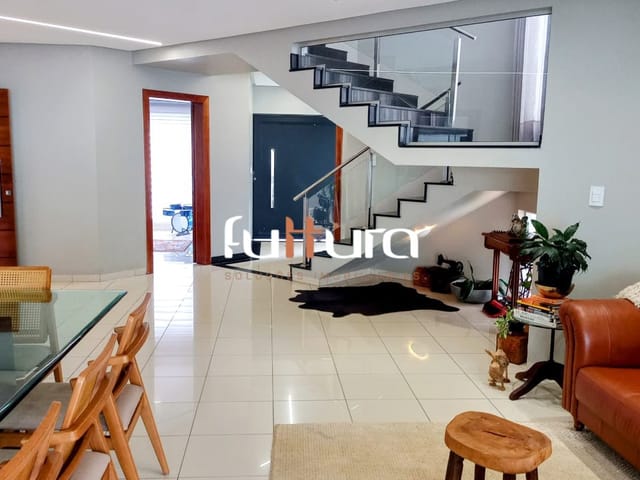 Sobrado com 434m² 3 quartos e 5 banheiros, à venda, no bairro Cidade Vera Cruz - Jardins Mônaco em Aparecida de Goiânia