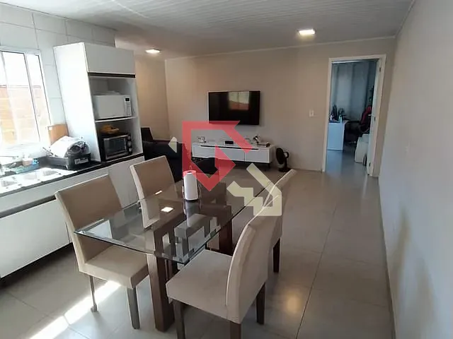 Sobrado 4 quartos e 2 banheiros, à venda, no bairro Vila Nova Mauá em Mauá