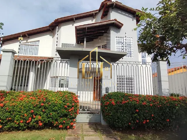 Casa com 600m² 4 quartos e 4 banheiros, à venda, no bairro Jardim Califórnia em Cuiabá