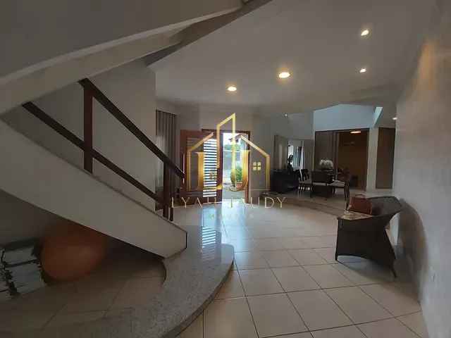 Casa com 600m² 4 quartos e 4 banheiros, à venda, no bairro Jardim Califórnia em Cuiabá