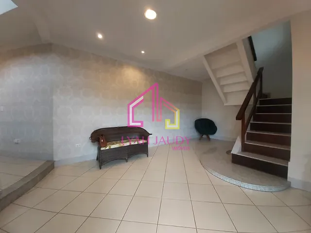 Casa com 600m² 4 quartos e 4 banheiros, à venda, no bairro Jardim Califórnia em Cuiabá