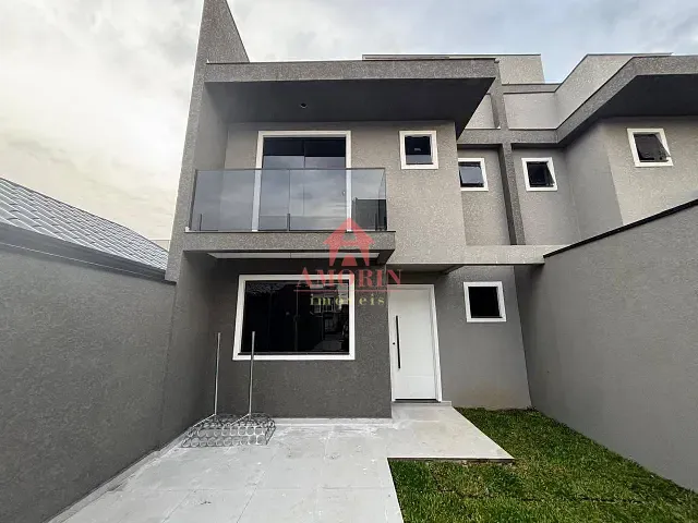 Sobrado com 145m² 3 quartos e 4 banheiros, à venda, no bairro Fazendinha em Curitiba
