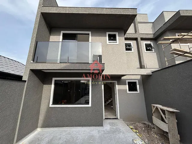 Sobrado com 145m² 3 quartos e 4 banheiros, à venda, no bairro Fazendinha em Curitiba
