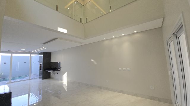 Sobrado com 150m² 3 quartos e 4 banheiros, à venda, no bairro Jardim Paris VI em Maringá