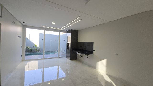 Sobrado com 150m² 3 quartos e 4 banheiros, à venda, no bairro Jardim Paris VI em Maringá
