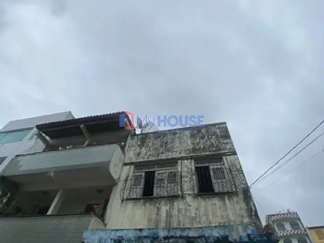Sobrado com 180m² 3 quartos e 1 banheiro, à venda, no bairro Conquista em Ilhéus