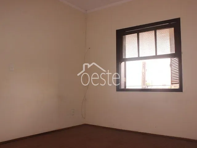 Sobrado com 200m² 2 quartos e 1 banheiro, para alugar, no bairro Jardim São Francisco em Santa Bárbara D'Oeste