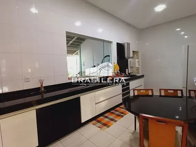 Sobrado com 437m² 5 quartos e 3 banheiros, à venda, no bairro Jardim Atlântico em Goiânia