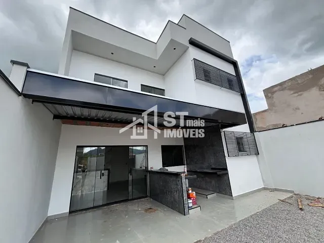 Sobrado com 160m² 2 quartos e 2 banheiros, à venda, no bairro Jardim Heloisa em Andradas