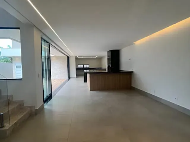 Sobrado com 450m² 4 quartos e 6 banheiros, à venda, no bairro Residencial Damha I em Campo Grande