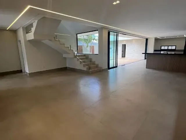 Sobrado com 450m² 4 quartos e 6 banheiros, à venda, no bairro Residencial Damha I em Campo Grande