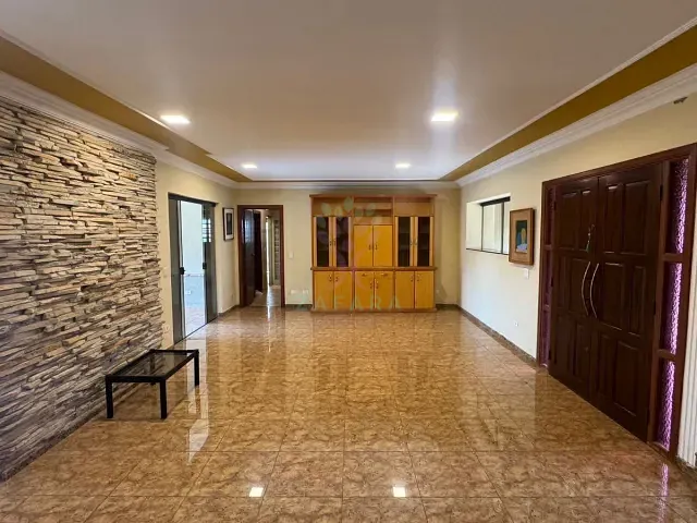 Sobrado com 1550m² 4 quartos e 6 banheiros, à venda ou para alugar, no bairro Coophafé em Campo Grande
