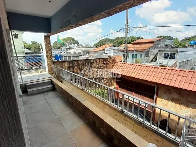 Sobrado com 262m² 3 quartos e 6 banheiros, à venda ou para alugar, no bairro Vila Aparecida em São Paulo