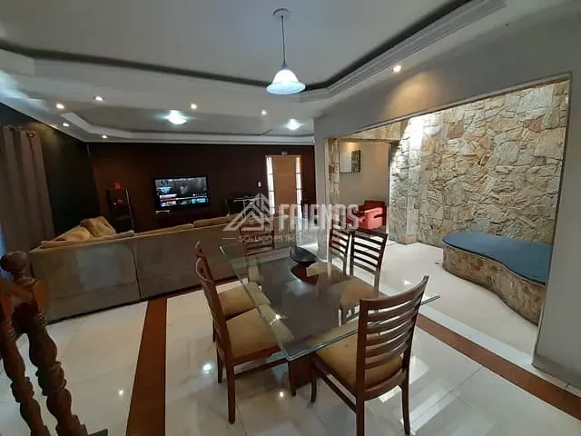Sobrado com 262m² 3 quartos e 6 banheiros, à venda ou para alugar, no bairro Vila Aparecida em São Paulo