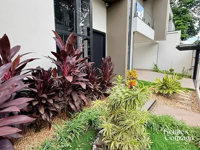 Sobrado com 180m² 3 quartos e 4 banheiros, à venda, no bairro Vila Esperança em Maringá