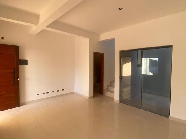 Sobrado com 116m² 2 quartos e 1 banheiro, à venda, no bairro Estrela em Ponta Grossa