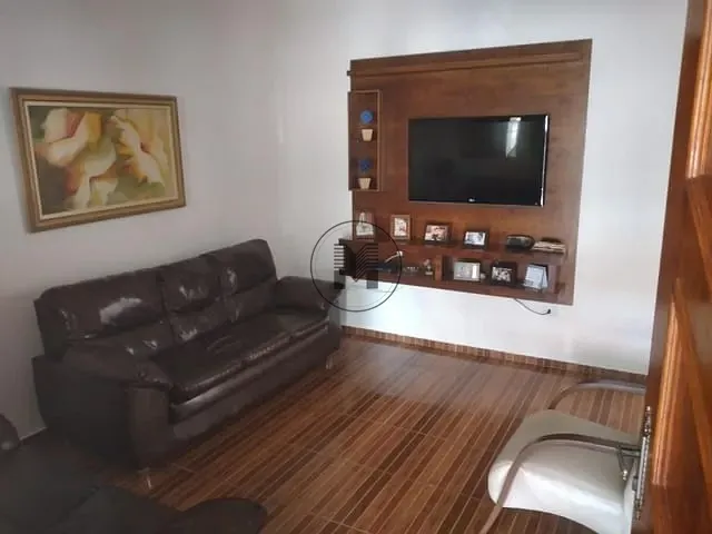 Sobrado 6 quartos e 2 banheiros, à venda, no bairro Jardim Esperanca em Guaratinguetá