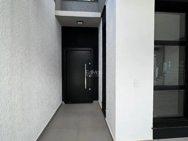 Sobrado com 178m² 3 quartos e 4 banheiros, à venda, no bairro Tropical III em Cascavel