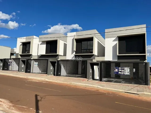 Sobrado com 178m² 3 quartos e 4 banheiros, à venda, no bairro Tropical III em Cascavel