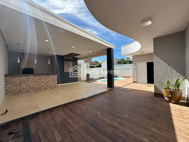 Sobrado com 450m² 3 quartos e 4 banheiros, à venda, no bairro Loteamento Residencial Jardim Villagio II em Americana