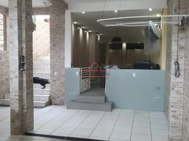 Casa com 300m² 2 quartos e 3 banheiros, à venda, no bairro Cidade São Pedro em Santana de Parnaíba
