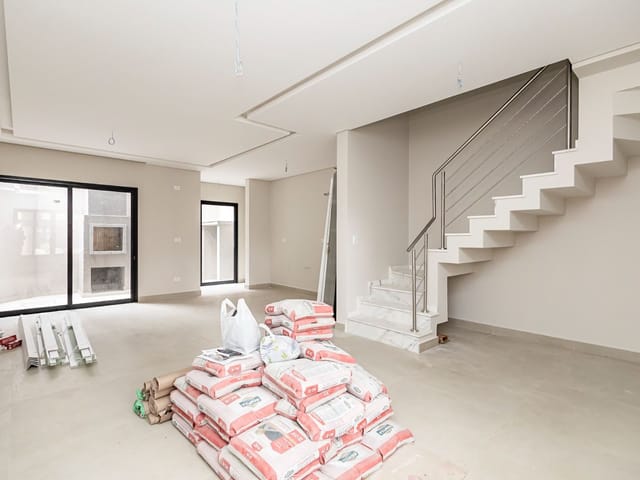 Sobrado com 109m² 4 quartos e 5 banheiros, à venda, no bairro Água Verde em Curitiba
