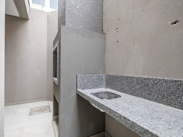Sobrado com 109m² 4 quartos e 5 banheiros, à venda, no bairro Água Verde em Curitiba