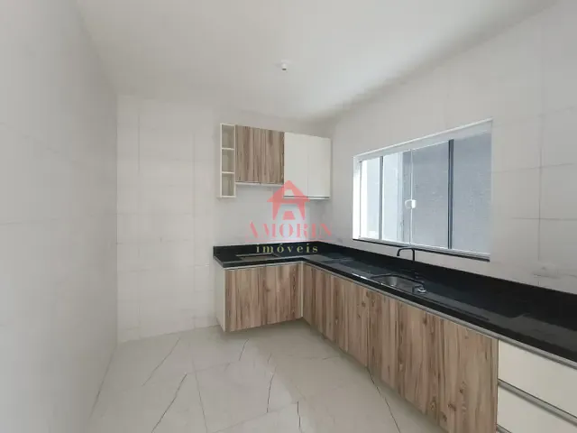Sobrado 3 quartos e 3 banheiros, para alugar, no bairro Fazendinha em Curitiba