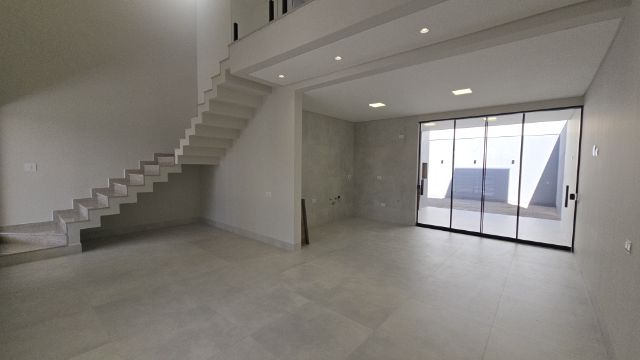 Sobrado com 177m² 3 quartos e 4 banheiros, à venda, no bairro Parque Residencial Eldorado em Maringá