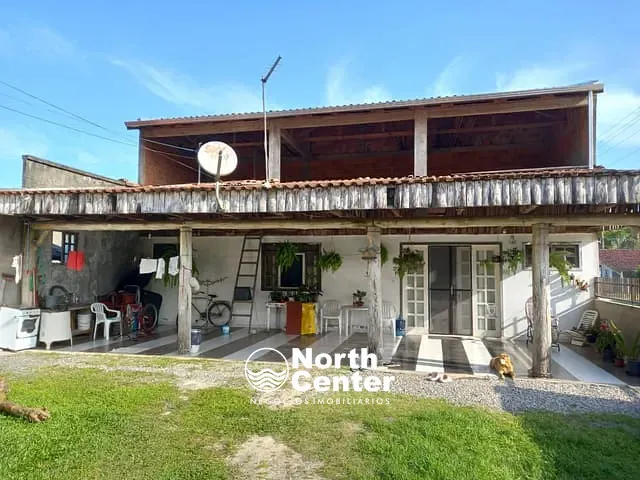 Sobrado com 228m² 1 quarto e 1 banheiro, à venda, no bairro Costeira em Balneário Barra do Sul