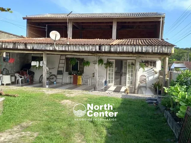 Sobrado com 228m² 1 quarto e 1 banheiro, à venda, no bairro Costeira em Balneário Barra do Sul
