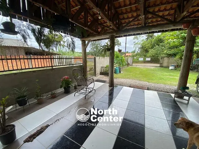 Sobrado com 228m² 1 quarto e 1 banheiro, à venda, no bairro Costeira em Balneário Barra do Sul