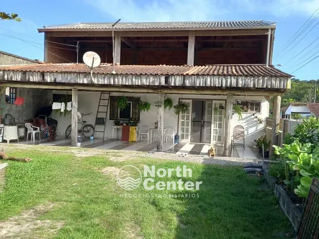 Sobrado com 228m² 1 quarto e 1 banheiro, à venda, no bairro Costeira em Balneário Barra do Sul