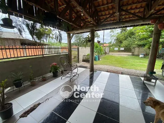 Sobrado com 228m² 1 quarto e 1 banheiro, à venda, no bairro Costeira em Balneário Barra do Sul