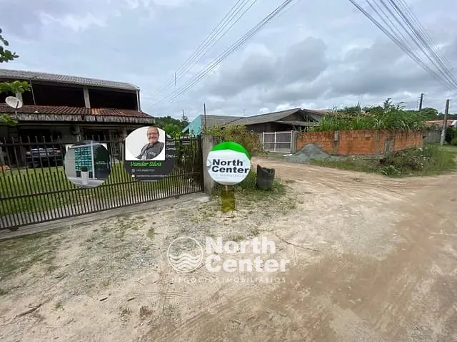 Sobrado com 228m² 1 quarto e 1 banheiro, à venda, no bairro Costeira em Balneário Barra do Sul